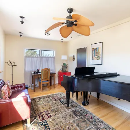 Casa Lujan Holiday home *